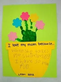 I Love My Mom - mother's day craft - flower kid crafts - acraftylife.com #preschool #craftsforkids #crafts #kidscraft