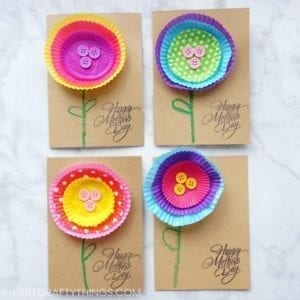 cupcake liner flower - mother's day craft - flower kid crafts - acraftylife.com #preschool #craftsforkids #crafts #kidscraft