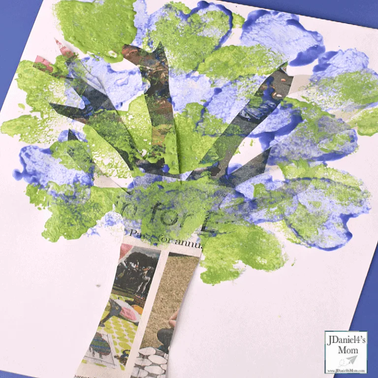 recycle tree - Earth Kid Craft - Earth craft for kids – recycle craft for kids - spring craft - acraftylife.com #preschool #craftsforkids #crafts #kidscraft