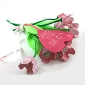 tulip bouquet flower - mother's day craft -  kid crafts - acraftylife.com #preschool #craftsforkids #crafts #kidscraft