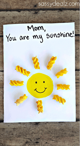 mom you are my sunshine - mother's day craft - kid crafts - acraftylife.com #preschool #craftsforkids #crafts #kidscraft