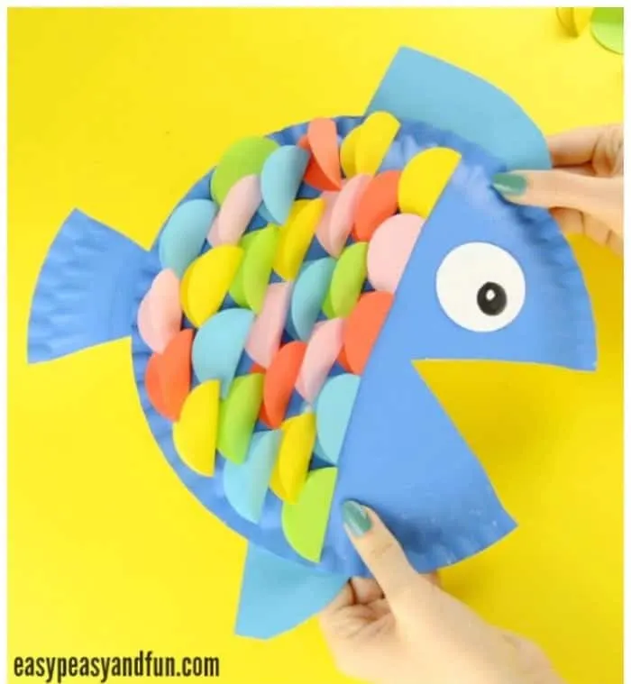 paper plate fish - ocean kid craft - crafts for kids- kid crafts - acraftylife.com #preschool