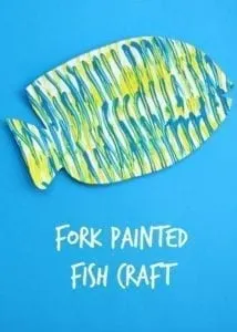 fork painted fish craft - ocean kid craft - crafts for kids- kid crafts - acraftylife.com #preschool