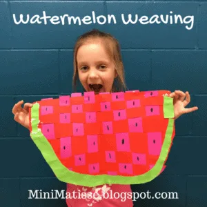 watermelon weaving craft - watermelon craft - summer crafts - crafts for kids- kid crafts - acraftylife.com #preschool #kidscraft #craftsforkids