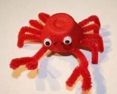 egg carton crab kids crafts - ocean kid craft - crafts for kids- kid crafts - acraftylife.com #preschool