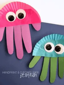 handprint jellyfish kid craft - jellyfish kids craft - ocean kids craft - crafts for kids- kid crafts - acraftylife.com #preschool