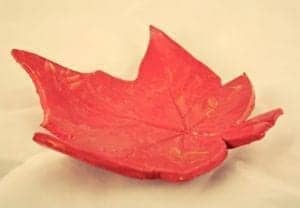 leaf bowl - autumn kid craft - fall kid crafts crafts for kids- acraftylife.com #preschool #craftsforkids #kidscrafts