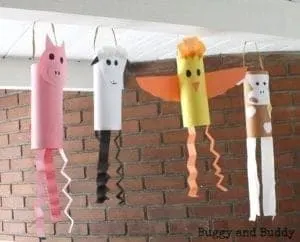 windsock farm animals kid craft - farm kid crafts - crafts for kids- acraftylife.com #preschool #craftsforkids #kidscrafts