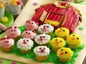 farm animals cupcake - farm kid crafts - crafts for kids- acraftylife.com #preschool #craftsforkids #kidscrafts