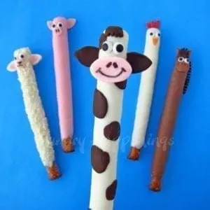 pretzel farm animal kid snack - farm kid crafts - crafts for kids- acraftylife.com #preschool #craftsforkids #kidscrafts