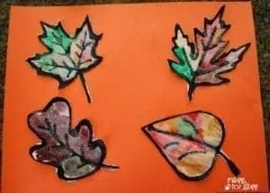 black glue leaf - autumn kid craft - fall kid crafts crafts for kids- acraftylife.com #preschool #craftsforkids #kidscrafts