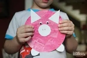 tissue paper pig kid crafts - farm kid crafts - crafts for kids- acraftylife.com #preschool #craftsforkids #kidscrafts