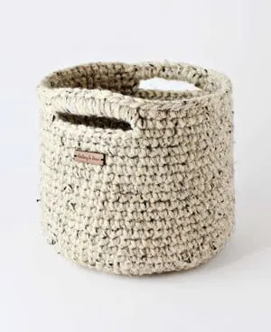 crochet basket pattern -A Crafty Life #crochet #crochetpattern #diy