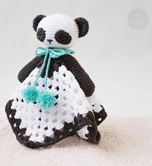 crochet baby lovey pattern - security blanket - A Crafty Life #crochet #crochetpattern #baby #babygift