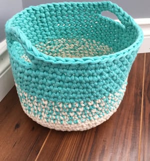 crochet basket pattern -A Crafty Life #crochet #crochetpattern #diy