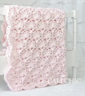 crochet baby blanket pattern- A Crafty Life #crochet #crochetpattern #baby #babygift