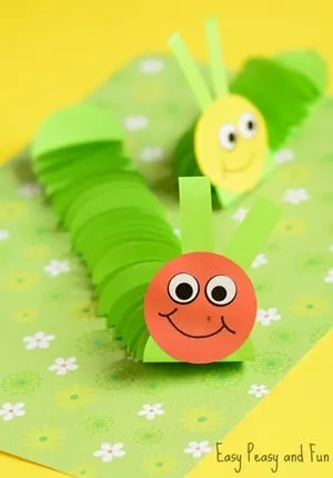 caterpillar Kid Crafts - bug kid craft - insect kid craft acraftylife.com #kidscrafts #craftsforkids #preschool