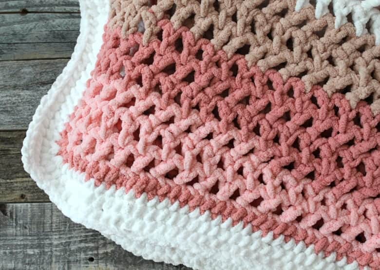 baby blanket crochet pattern -  free chunky crochet baby blanket patterns - acraftylife.com - boy blanket #baby #crochet #crochetpattern #freecrochetpattern