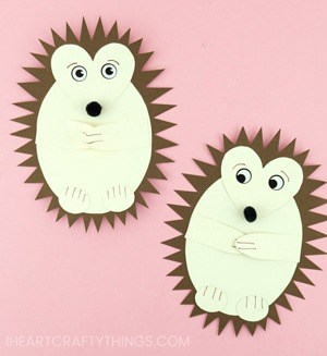 Hedgehog Crafts for kids- fall kid craft - letter H - woodland craft - hedgehog craft preschool - hibernation craft- acraftylife.com #kidscrafts #craftsforkids #preschool