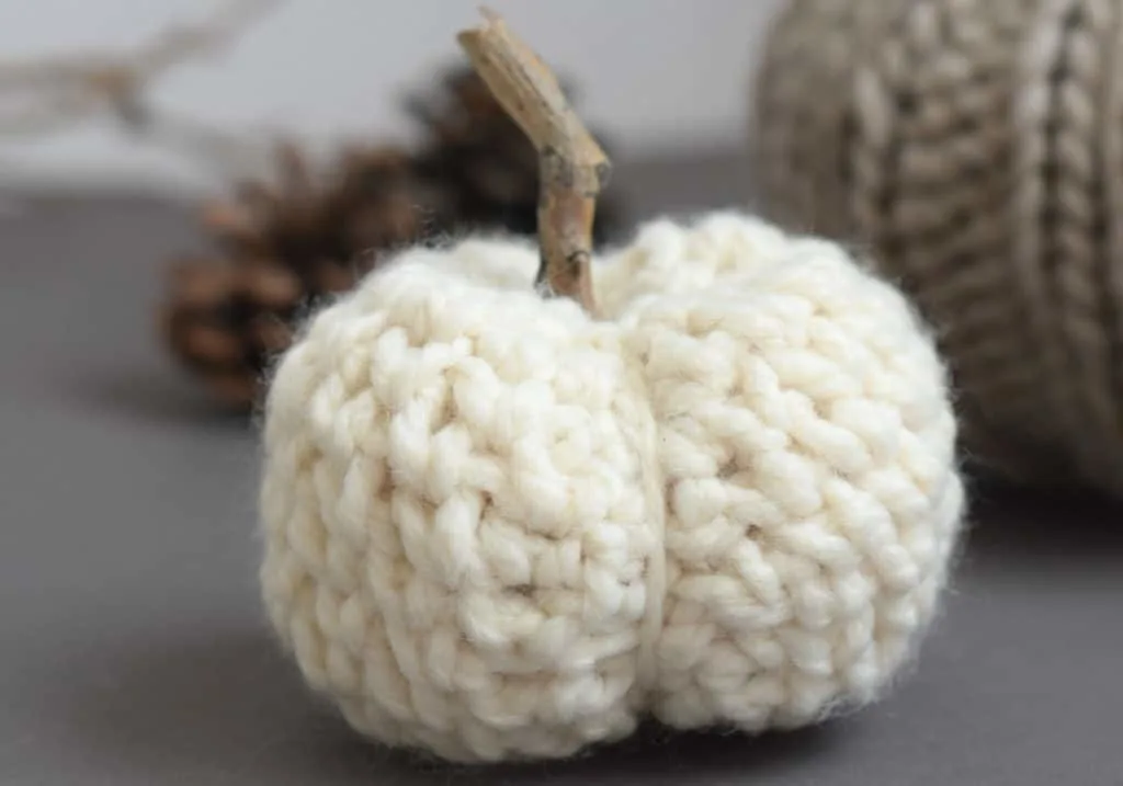 free chunky crochet pumpkin patterns - acraftylife.com -bulky yarn free printable crochet pattern chunky pattern #crochet #crochetpattern #freecrochetpattern