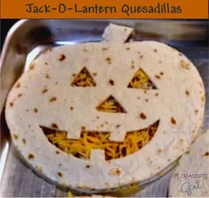 jack-o-lantern crafts for preschoolers -fall kid craft - halloween kid craft- crafts for kids - acraftylife.com #kidscraft #craftsforkids #preschool