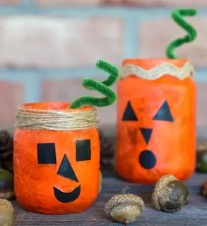 jack-o-lantern crafts for preschoolers -fall kid craft - halloween kid craft- crafts for kids - acraftylife.com #kidscraft #craftsforkids #preschool