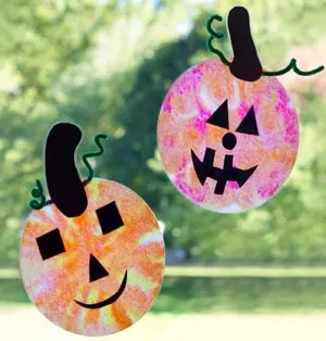 jack-o-lantern crafts for preschoolers -fall kid craft - halloween kid craft- crafts for kids - acraftylife.com #kidscraft #craftsforkids #preschool