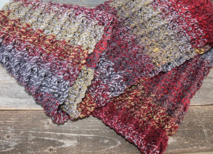 quick crochet gift ideas- crochet pattern - scarf crochet pattern - acraftylife.com crochet #crochetpattern
