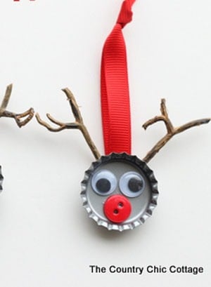 Make fun Christmas crafts. reindeer crafts for kids - rudolph kid craft - christmas kid craft - acraftylife.com #kidscraft #craftsforkids #preschool
