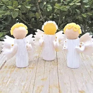 angel crafts for kids - christmas kid craft ideas - arts and crafts activities - acraftylife.com #kidscraft #craftsforkids #preschool