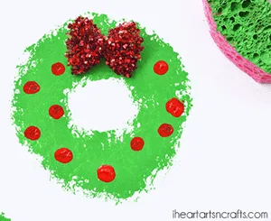 christmas wreath crafts for kids - christmas kid craft - arts and crafts activities - acraftylife.com #kidscraft #craftsforkids #preschool