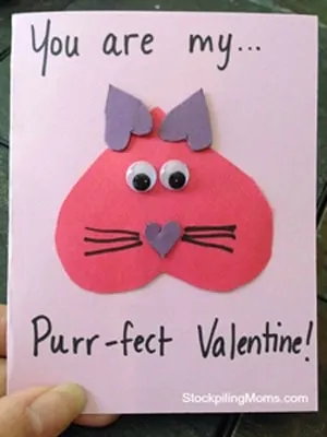 Valentine's Day crafts for preschoolers- valentine's day card crafts for kids- heart kid crafts - acraftylife.com #preschool #kidscraft #craftsforkids