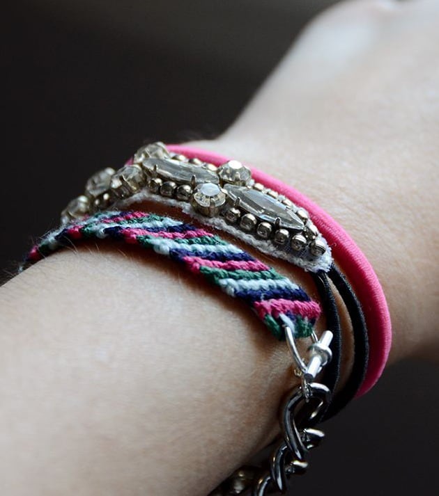 Différents types de bracelets d'amitié à fabriquer - Bracelets à faire soi-même - artisanat pour enfants - préadolescents - acraftylife.com #craftsforkids #kidscrafts