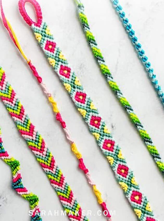 Différents types de bracelets d'amitié à fabriquer - Bracelets à faire soi-même - artisanat pour enfants - préadolescents - acraftylife.com #craftsforkids #kidscrafts