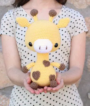 giraffe crochet patterns- toy crochet pattern- amigurumi acraftylife.com #crochet #crochetpattern #diy