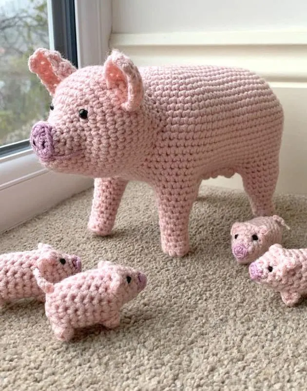 crochet piglet pattern- stuffed toy pig crochet pattern pdf - amigurumi acraftylife.com #crochet #crochetpattern