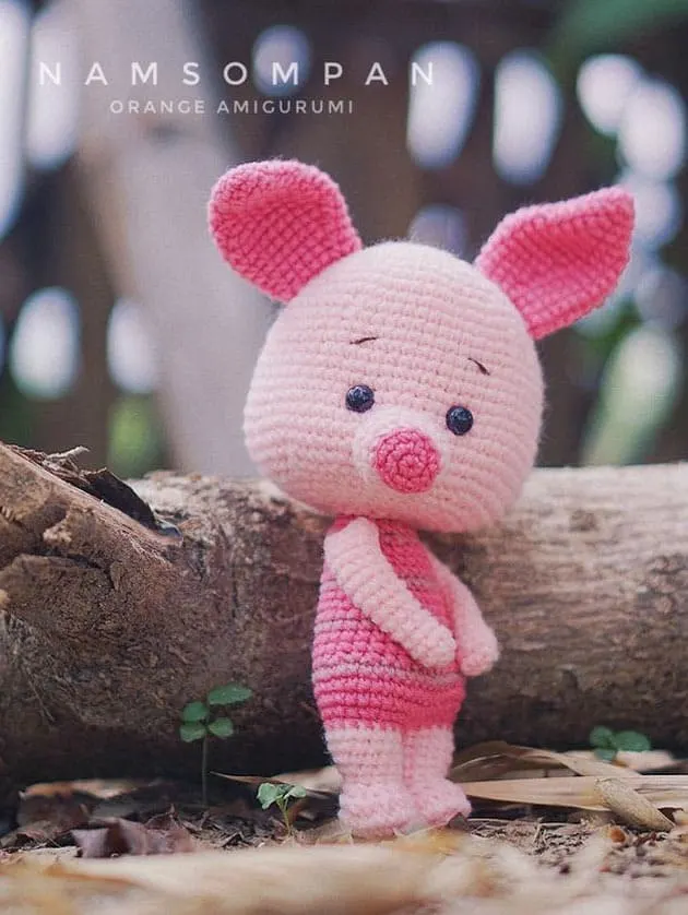 crochet piglet pattern- stuffed toy pig crochet pattern pdf - amigurumi acraftylife.com #crochet #crochetpattern