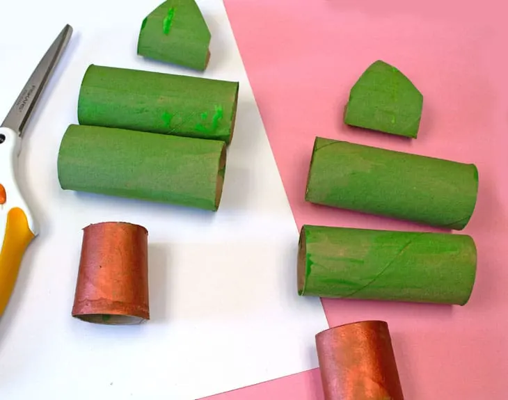 toilet paper roll Christmas Tree Craft - christmas kid craft - arts and crafts activities - acraftylife.com #kidscraft #craftsforkids #christmas #preschool