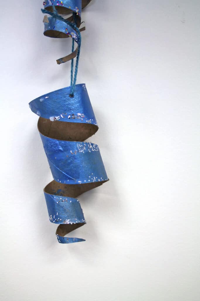 toilet paper roll icicle winter craft for kids- arts and crafts activities -winter kid craft- acraftylife.com #kidscraft #craftsforkids #winter
