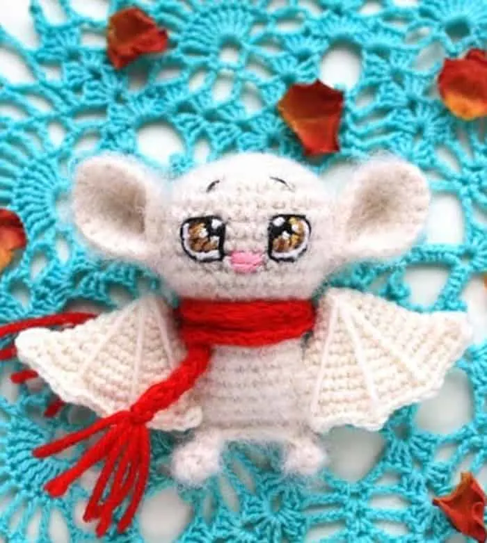 Make your own cute free bat crochet amigurumi patterns.