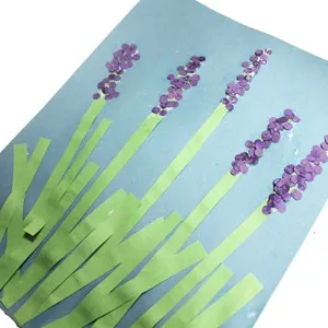 Try this easy paper flower craft for kids. Make some grape hyacinths using paper in this fun craft.