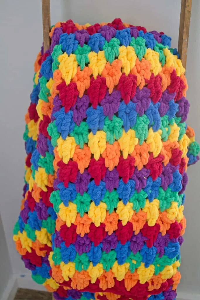 Try this teardrop chunky blanket pattern.