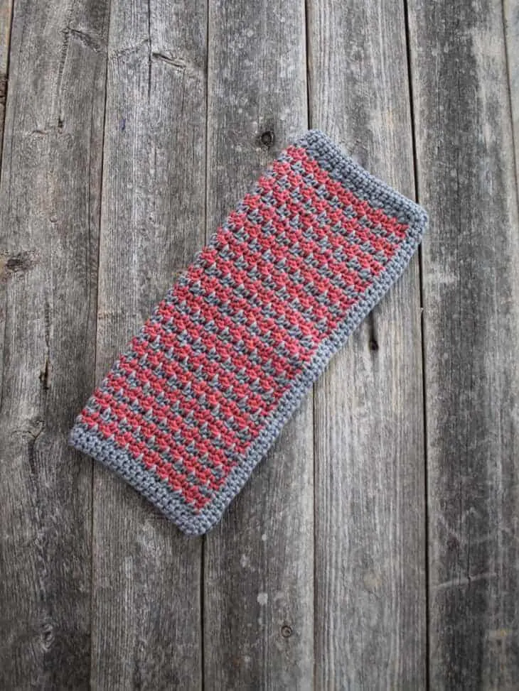 Make this easy houndstooth washcloth crochet pattern. There is a free PDF available.