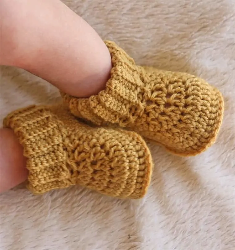 classic ribbed baby bootie