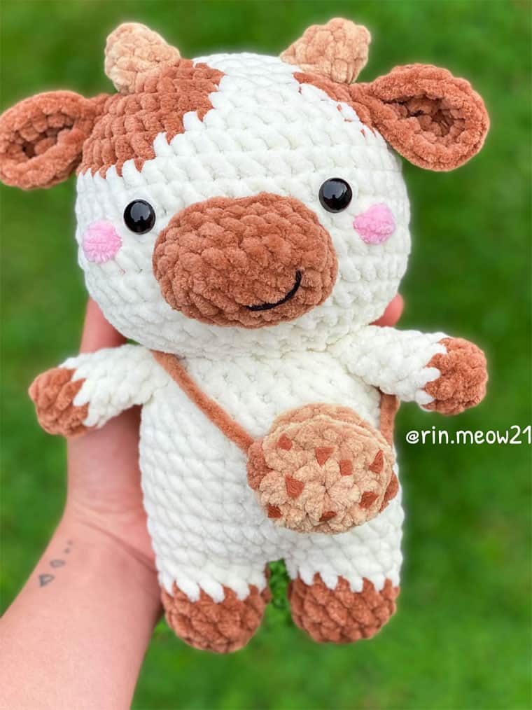 chubby crocheted cow plushie pattern