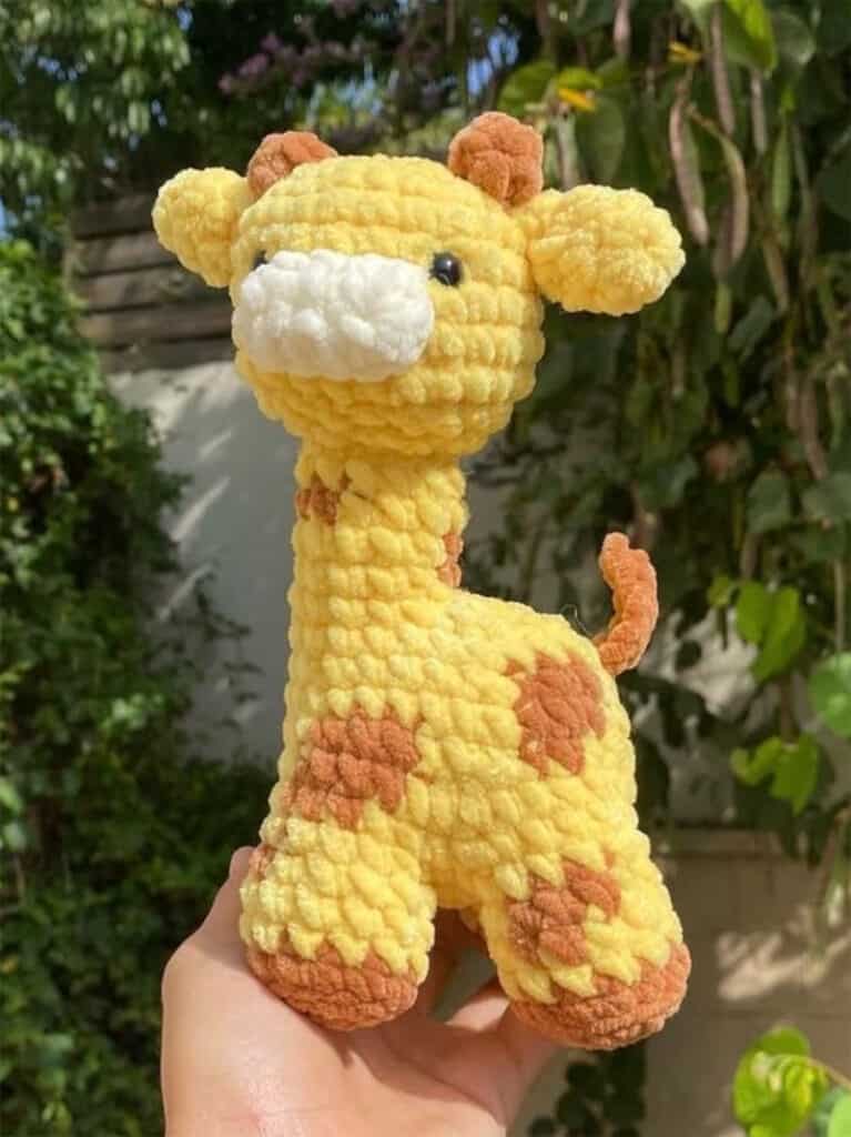 crocheted baby giraffe